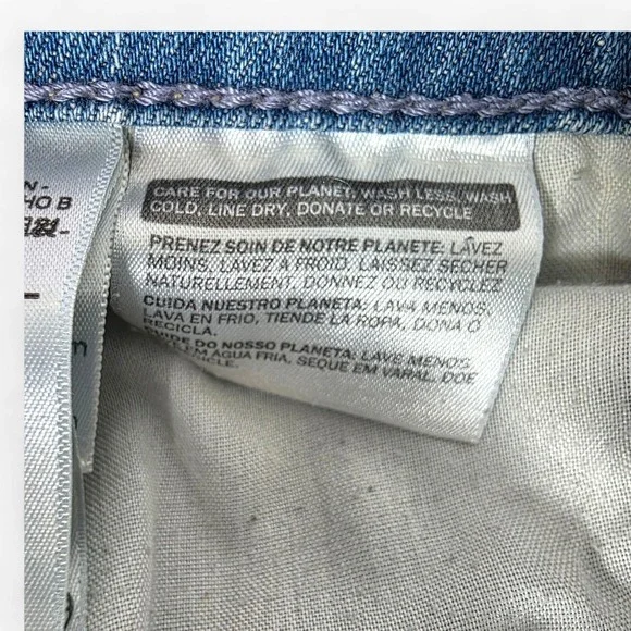 Levis 518 Bootcut Jeans Womens 11 Medium Wash Blue Denim Mid Rise Stretch - Picture 4 of 16